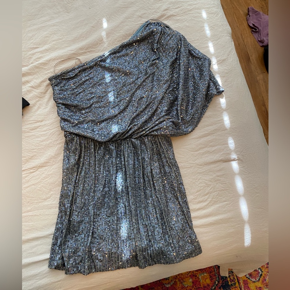 One shoulder dress